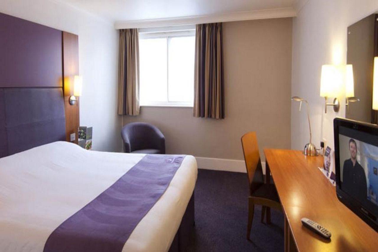Premier Inn Maidstone Wateringbury Экстерьер фото