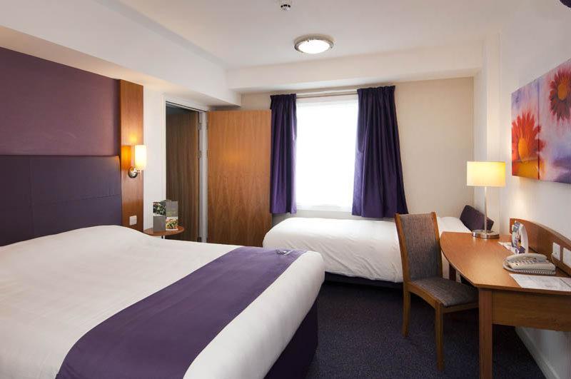 Premier Inn Maidstone Wateringbury Экстерьер фото